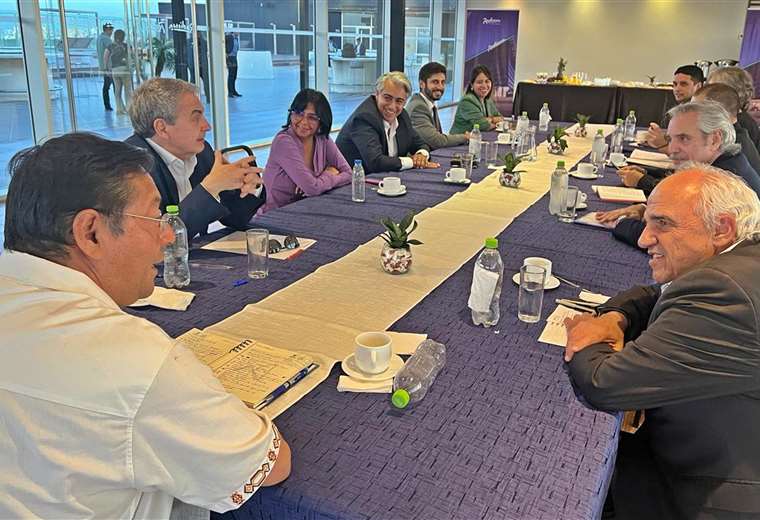 Evo y Arce bajan el tono de sus críticas luego de la reunión con el Grupo de Puebla