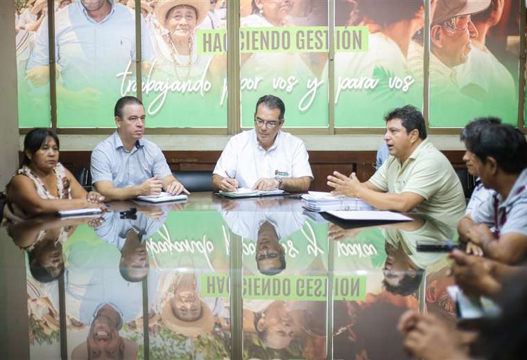 Autoridades de San Ignacio de Velasco y de la Gobernación de Santa Cruz se reúne para defender Piso Firme