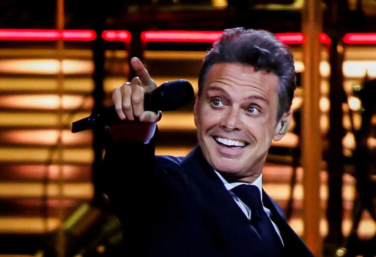 ¡Concierto suspendido! Luis Miguel no llega a Santa Cruz; entérate por qué