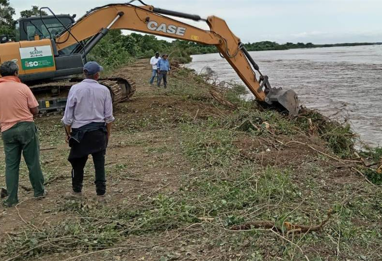 En Montero Hoyos refuerzan diques de Río Grande para evitar inundaciones en comunidades