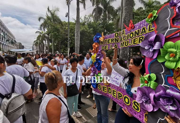 Día de la Mujer: Una caminata para exigir igualdad y respeto a los derechos