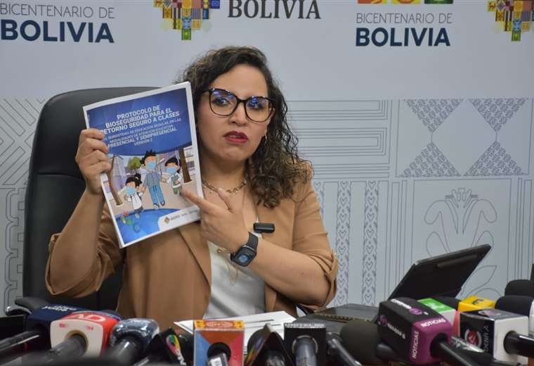 Ministra de salud llama a la reflexión a los médicos, ante el paro anunciado para la próxima semana