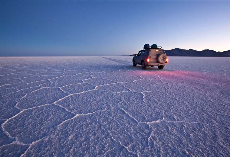 Rafael Yuste y otros disertantes del encuentro sobre Inteligencia Artificial estarán en el Salar de Uyuni y la Ruta del Vino