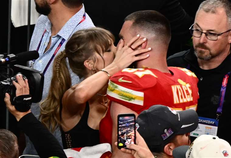 Taylor Swift teme que la fama afecte su relación con Travis Kelce