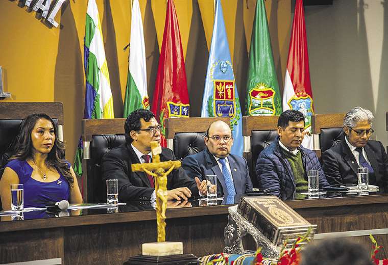 Asamblea Legislativa debe definir si continúa o no con la preselección