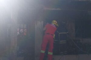 Zona Los Lotes: menor sufre quemaduras en incendio que consumió una vivienda