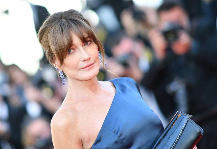 Carla Bruni es interrogada como sospechosa en Francia por el caso contra el expresidente Sarkozy