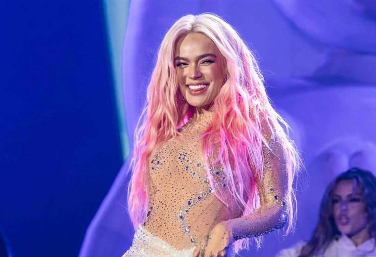 Karol G felicitó a una fan boliviana por su cumpleaños en pleno concierto en Argentina