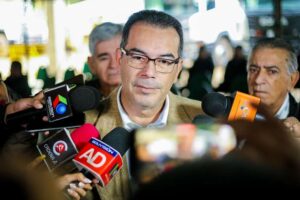 Mario Aguilera defiende distribución de comisiones en la Asamblea Legislativa: «Creemos no tiene suficientes personeros»