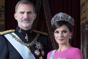 Afirman que el rey Felipe de España se sintió «destruido» por supuesta infidelidad de su esposa
