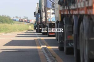 Transportistas cruceños propondrán bloqueo de carreteras y fronteras, en el ampliado nacional del viernes