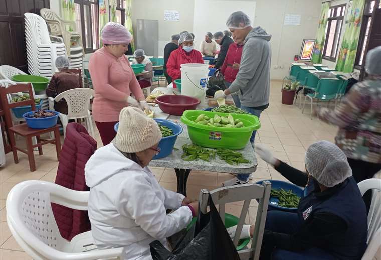 En el centro nutricional recurren al ‘fío’ para garantizar las dietas a los niños; las madres amenazan con bloqueo