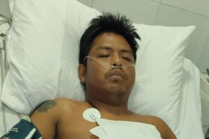 Motociclista embestido tras choque es abandonado por conductores en una clínica