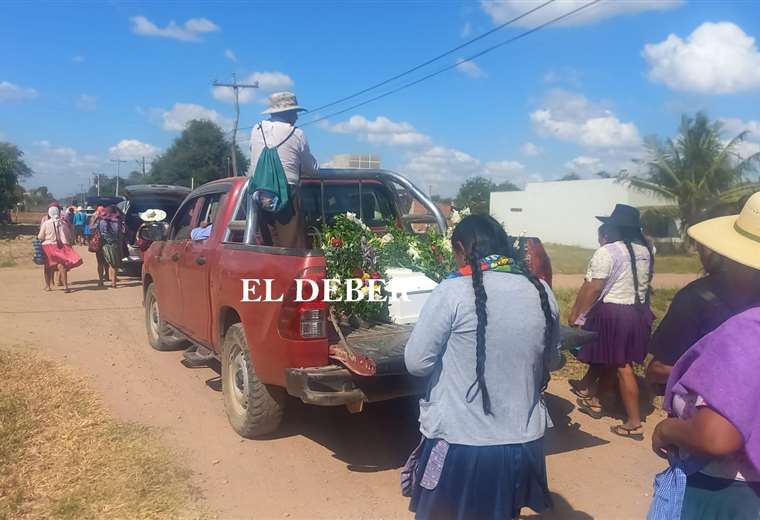 En San Julián, dan el último adiós a los niños y su padre, que murieron calcinados