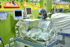El hospital Francés busca habilitar un área de terapia intensiva neonatal para aliviar al maternológico