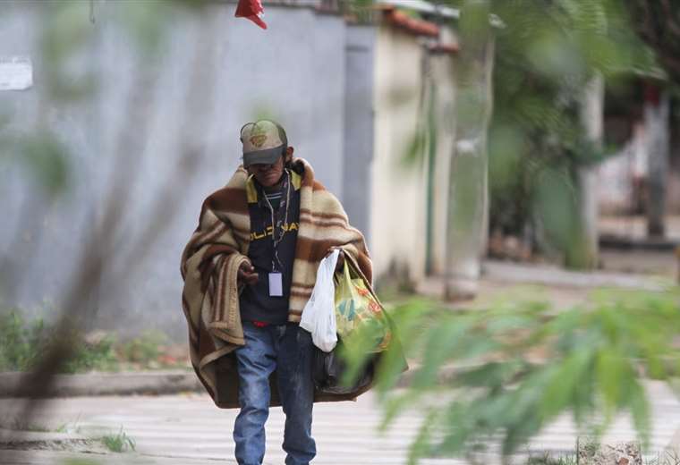 El albergue de invierno ya recibió a más de 1.700 personas, mientras la gente busca calentadores para combatir el frío en los hogares