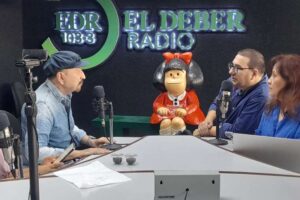 Mafalda visita ¡Qué Semana!, de EL DEBER Radio, en su aniversario