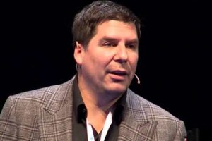 Marcelo Claure vende más de $us 2,1 millones en acciones de la compañía T-Mobile