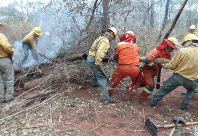 Santa Cruz: reportan 10 incendios activos y más de 100.000 hectáreas afectadas