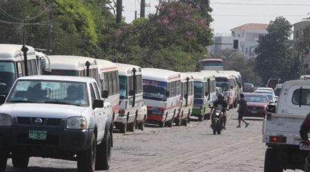 Choferes van al paro este jueves y el transporte pesado realiza el martes su ampliado nacional en Sucre