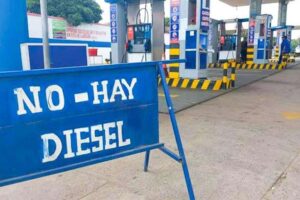 Escasez de diésel genera filas en Sucre y Cochabamba; en Santa Cruz, no todos los surtidores tienen el combustible