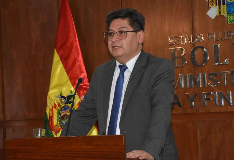 Ministro de Economía instruye auditoría a las mercancías comisadas por la Aduana Nacional