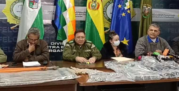 Policía presenta a presuntos avasalladores de tres predios en la provincia Guarayos