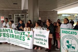 Funcionarios de Fesirmes protestan por pagos atrasados y falta de insumos en hospitales de Santa Cruz