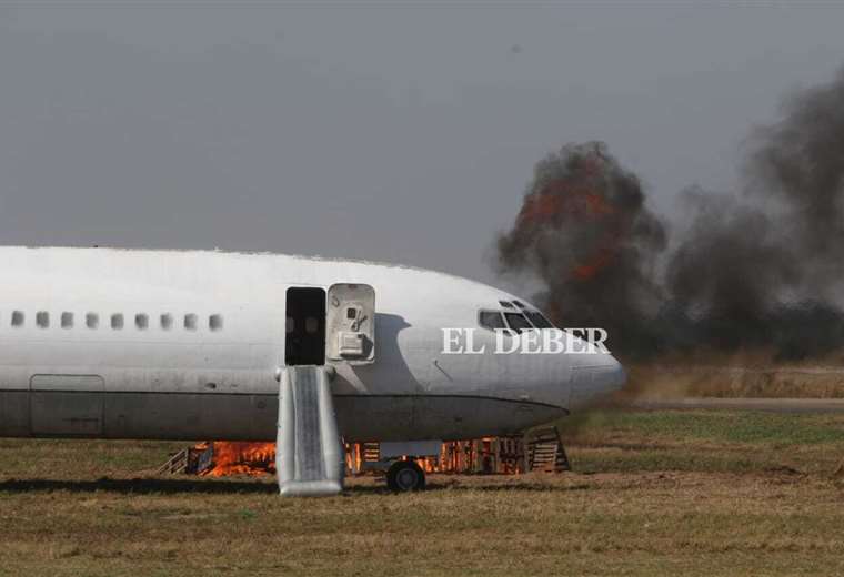 Un avión con 62 pasajeros se estrella en Viru Viru… ¡por suerte solo fue un simulacro!