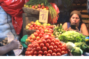 El precio del tomate se mantiene alto, pero bajará cuando mejoren las temperaturas