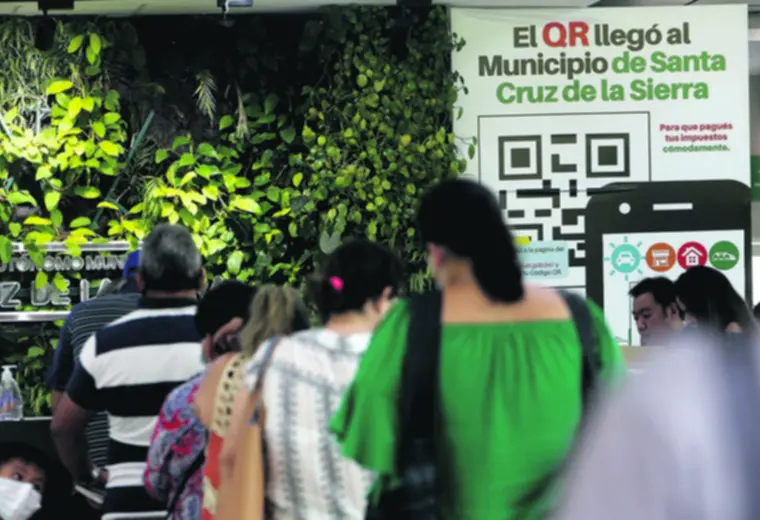 Dificultades en los trámites en línea abre la ventana a cobros irregulares en la Alcaldía cruceña