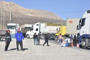 Dirigente del transporte pesado: «Invitamos al ministro Montaño a dormir tres o cuatro días haciendo fila para conseguir diésel»