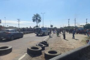 Vecinos de Satélite Norte mantienen amenaza de paro con bloqueo de carreteras a partir de mañana