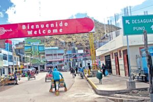 Se dispara la demanda de comerciantes bolivianos que optan por el sol peruano en la frontera