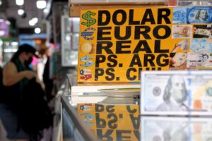 El dólar en el mercado paralelo se cotiza entre Bs 11,30 y Bs 11,50