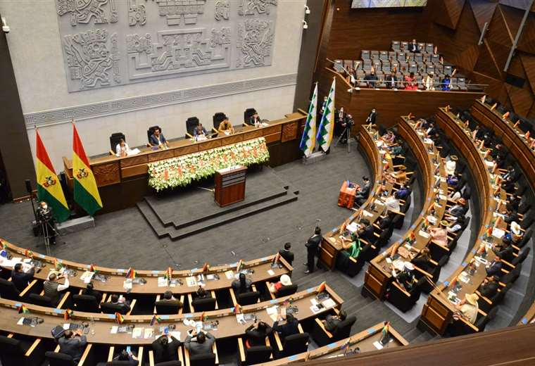 Candidatos a fiscal deben cumplir 18 requisitos; asambleístas tienen 45 días para 13 fases