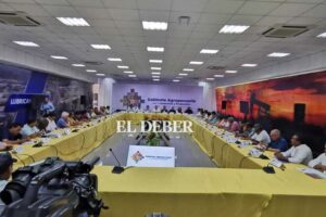 Diálogo en Santa Cruz: Arce destaca la participación de las organizaciones agropecuarias del oriente