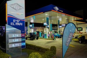 Precio de las gasolinas de 95 y 100 octanos se actualizarán cada tres meses; según YPFB, la tendencia es a la baja