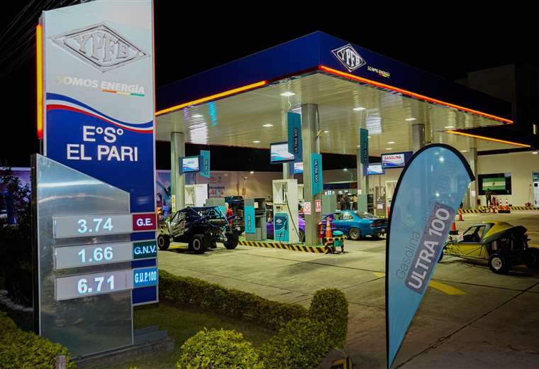 Precio de las gasolinas de 95 y 100 octanos se actualizarán cada tres meses; según YPFB, la tendencia es a la baja