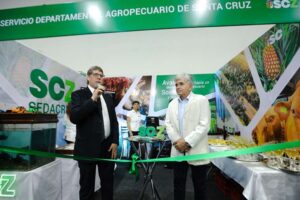 Gobernación expone sobre sanidad vegetal y animal en Expocruz