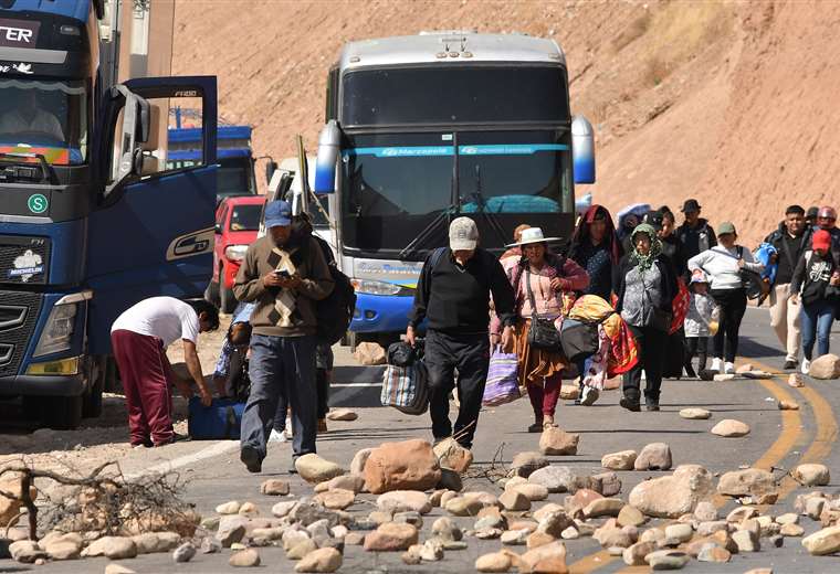 Crece repudio ciudadano a los bloqueos y la Fiscalía ofrece garantías a la presunta víctima de Evo Morales