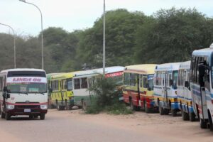 La escasez de combustible y de algunos alimentos de los Valles golpean a Santa Cruz