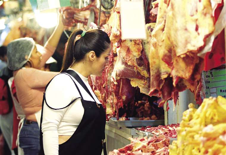 Gobierno destaca acuerdo con industria cárnica para vender 25,6 toneladas de carne a “precio justo” en Santa Cruz