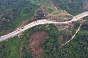 Tramo dañado de carretera El Sillar será concluido a fin de mes, según constructora china