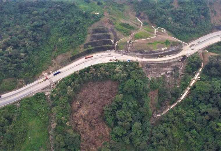 Tramo dañado de carretera El Sillar será concluido a fin de mes, según constructora china