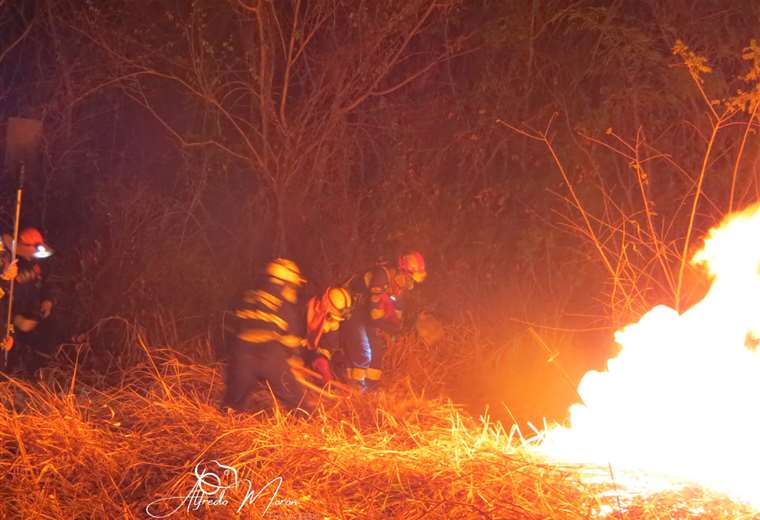 Ministro contradice informe del INRA y asegura que 70% del fuego se genera en predios privados