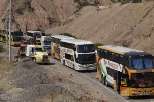 Bloqueo ocasiona Bs 10,3 millones en pérdidas al transporte