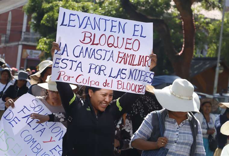 Suman 16 días de bloqueo y evistas tienden a radicalizarse; hubo violencia en Mairana