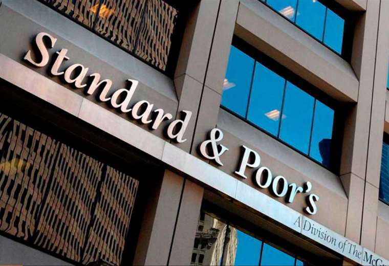 Tras informe de Standard & Poor’s, experto advierte sobre la vulnerabilidad de la economía boliviana y riesgo de default