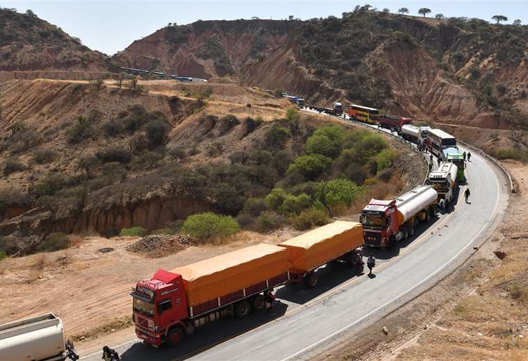 Transportistas exigen a Del Castillo “amarrarse los pantalones” y desbloquear las carreteras